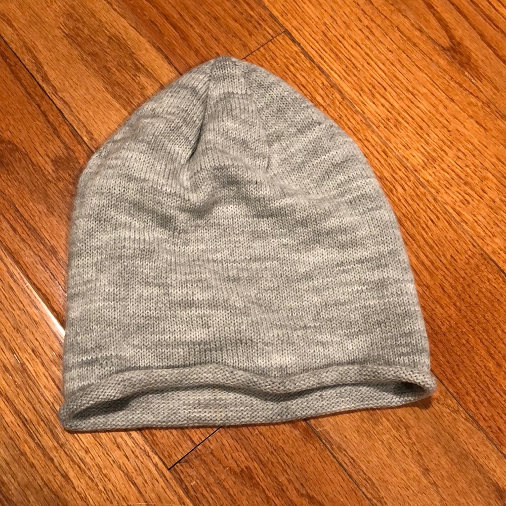 Light gray beanie